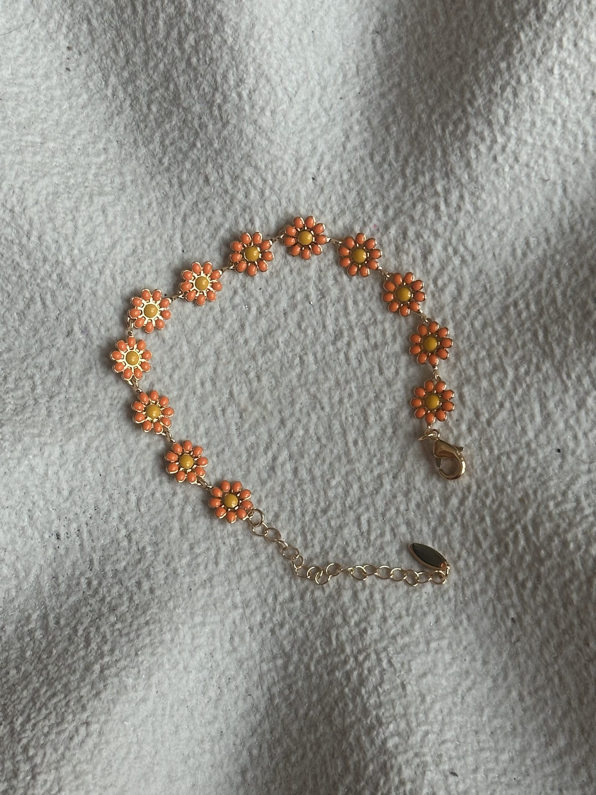 IMG_4762 دستبند بابونه - Image 1