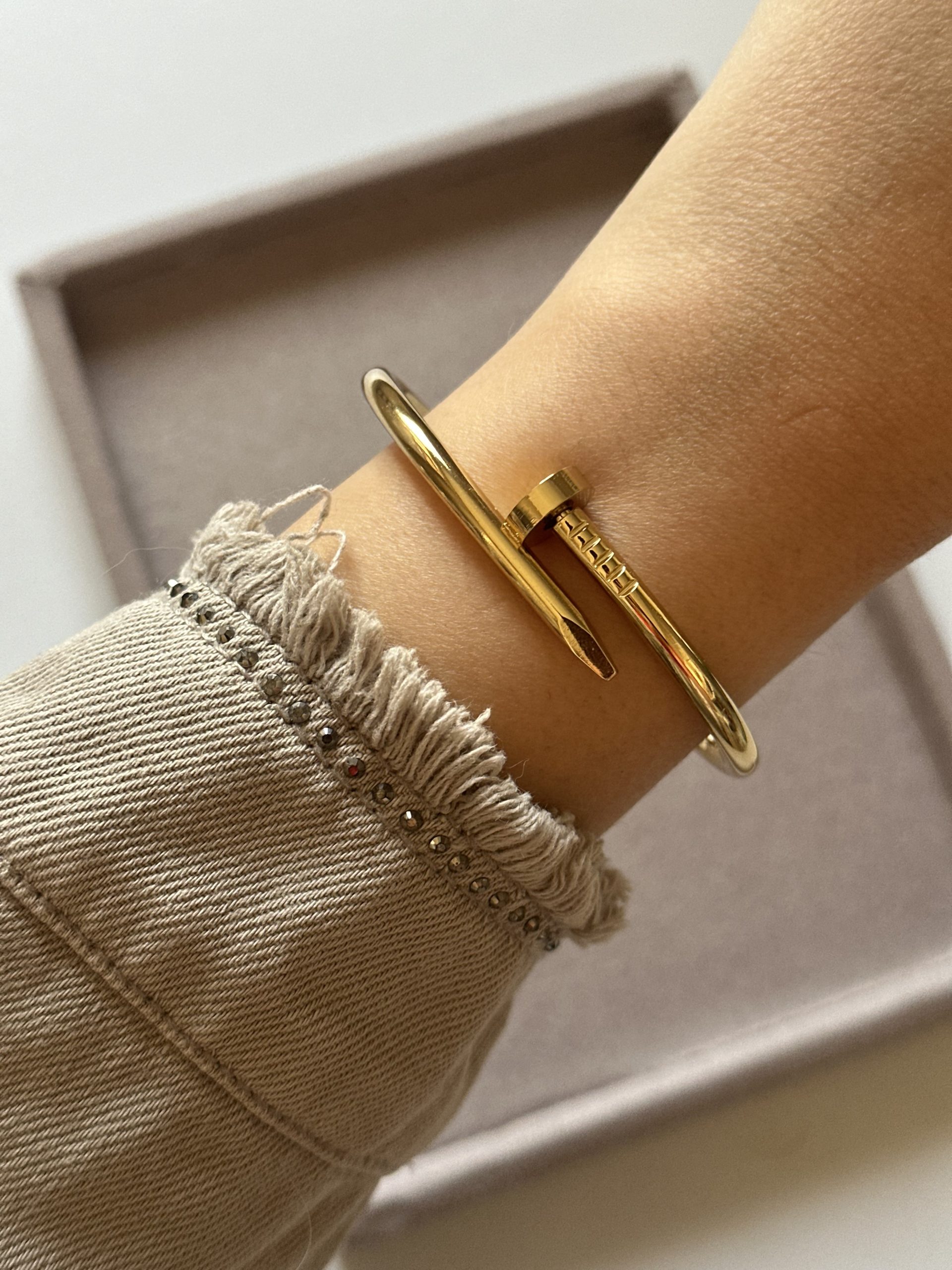 IMG_8350 دستبند میخی طلایی - Image 1