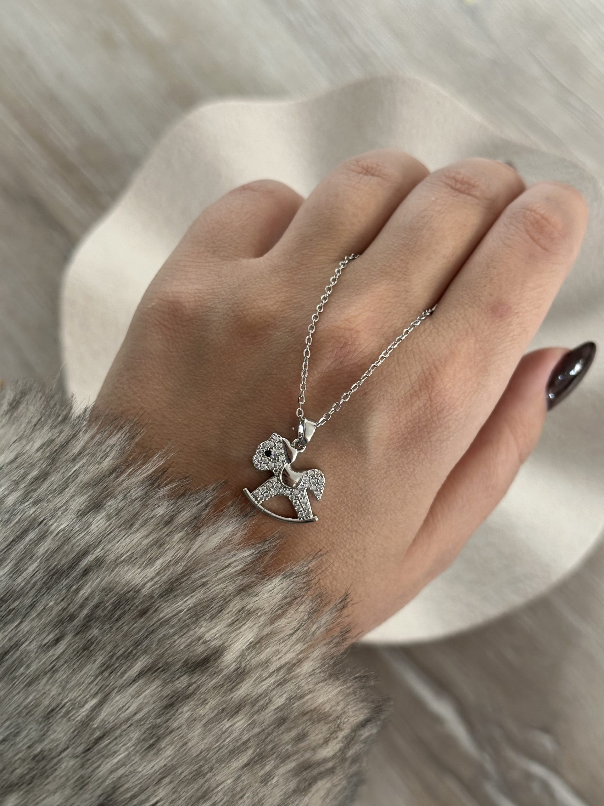 IMG_8635 گردنبند اسب تک شاخ - Image 1