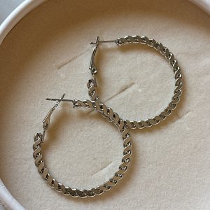 گوشواره ۶۷